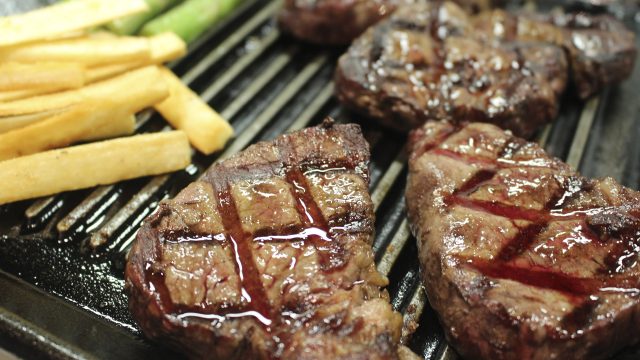 La carne asada al carbón aumenta el riesgo de diabetes: estudio de Harvard