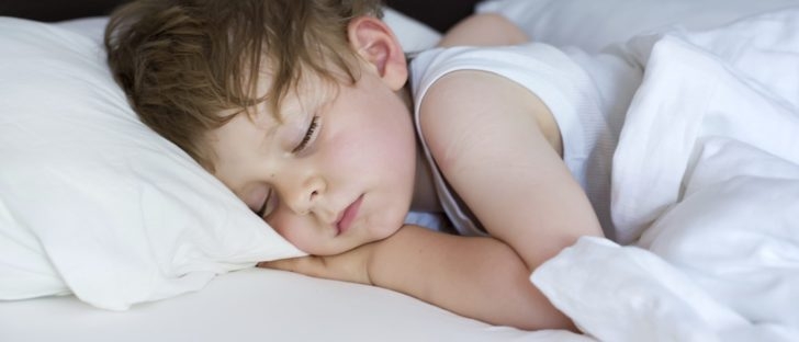 Subidas al comienzo del sueño en niños