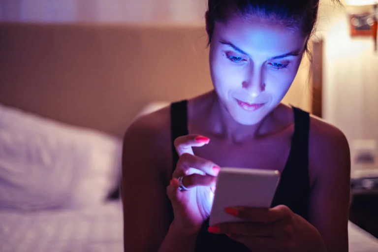 ¿Las luces nocturnas de las pantallas pueden aumentar el riesgo de diabetes?